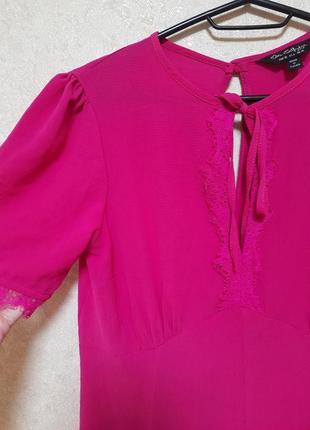 Яркое розовое шифоновое платье.1 фото