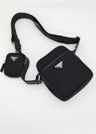 Черная сумка-кроссбоди сумка в стиле prada