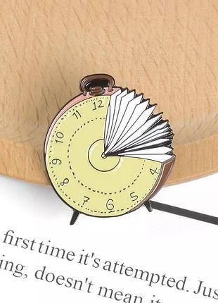 Значок / пін металевий   годинник у формі книги