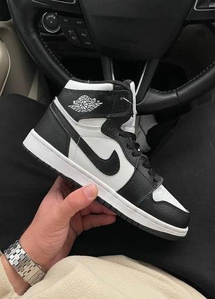 Зимові кросівки nike air jordan 1 retro white black