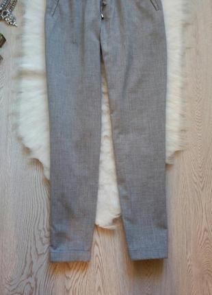 Серые плотные штаны брюки джоггеры на резинке карманами на молнии с подворотами f&f3 фото