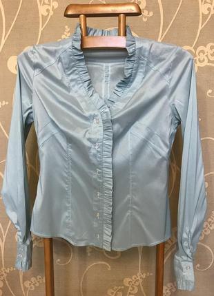 Очень красивая и стильная брендовая блузка.