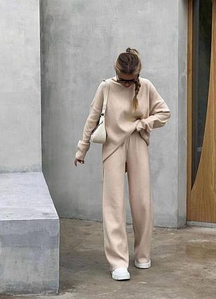 Спортивный костюм костюм