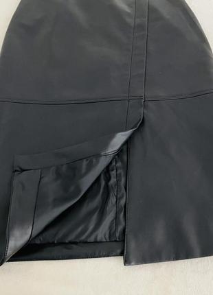 Юбка эко кожа карандаш асимметрия запах черная силуэтная деловая классика модная классическая3 фото