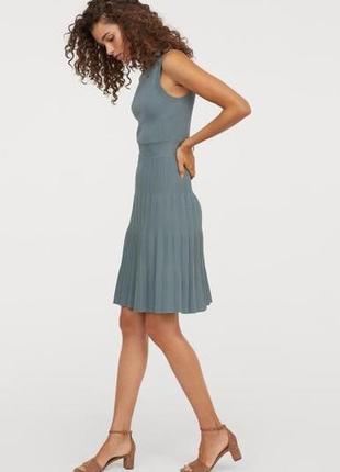 Красивое женское трикотажное платье h&m, плиссированное платье h&m, платье рельефной вязки2 фото