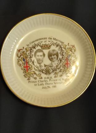 Фарфоровая тарелка от  тhe chancery collection3 фото