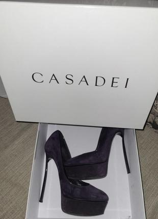 Продам туфлі casadei