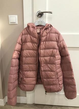 Легка пухова куртка