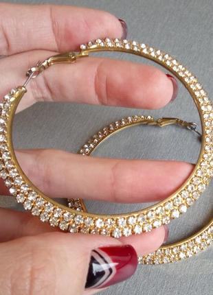 Сережки кільця. сережки кола. сережки 7 см, 70 мм, золотисті сережки зі стразами3 фото
