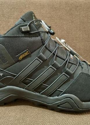 Ботинки - кроссовки мужские зимние адидас ( adidas terrex) чёрный цвет2 фото