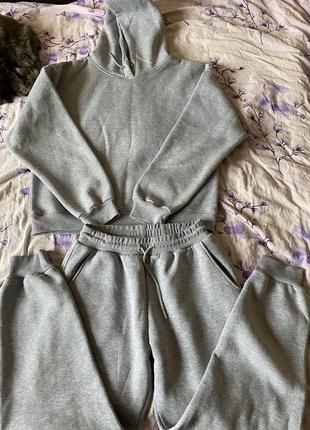 Спортивный костюм