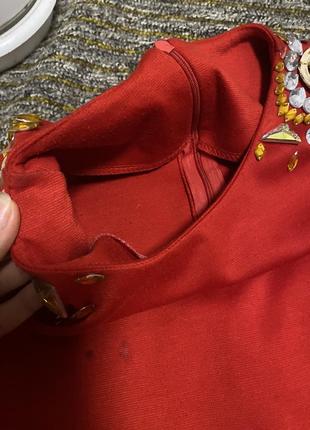 Ярком красное платье со стразами камнями на плечах нарядное тёплое s m5 фото