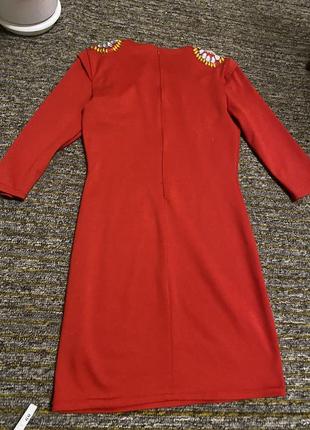 Ярком красное платье со стразами камнями на плечах нарядное тёплое s m3 фото