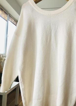 Подовжений акриловий светр з відкритою спинкою, батал3 фото