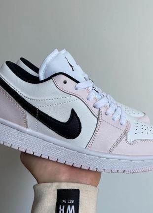 Женские кожаные кроссовки nike air jordan 1 retro low white/black/pink#найк2 фото