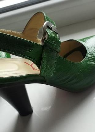 Зелені шкіряні брендові італійські туфлі з відкритою пяткою you by crocs розмір 37