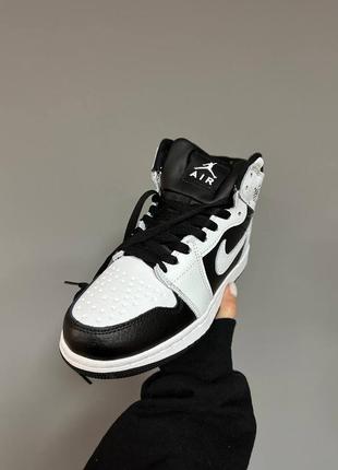 Зимові кросівки nike air jordan 1 high white black4 фото