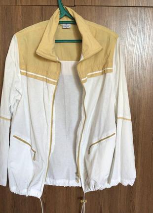 Вітровка, куртка білого кольору з елементами жовтого, спорт3 фото