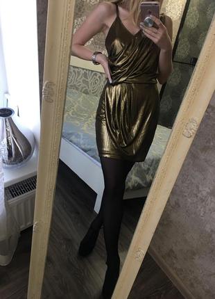 Золоте вечірнє плаття