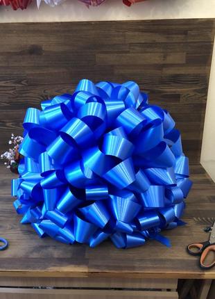 Бант подарочный пышный синий (диаметр 50 см) на клеевой основе3 фото