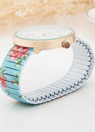 Женские часы с большими цифрами и цветами3 фото