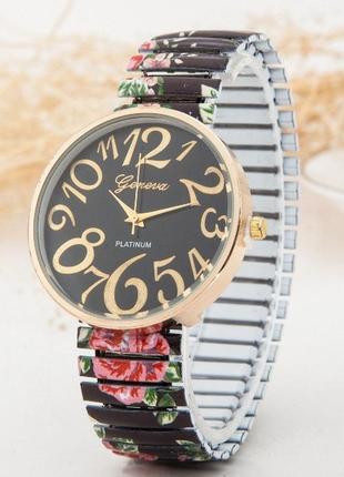 Женские часы с большими цифрами и цветами