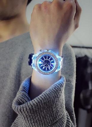 Жіночі світяться годинник круглий циферблат з камінням5 фото