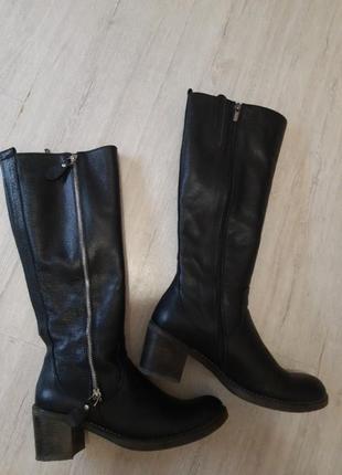 Чобітки жіночі.