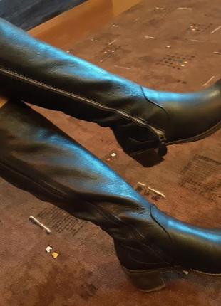 Чобітки жіночі.