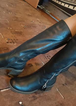 Чобітки жіночі.