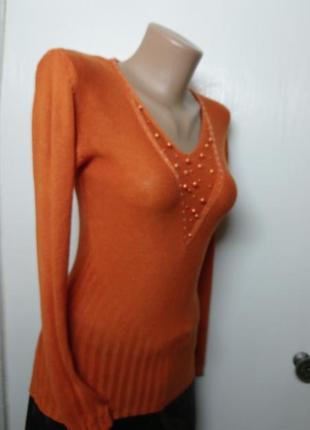 Романтична теракотова облягає кофточка