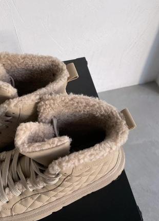 Теплі стильні беж черевики дутіки на шнурках