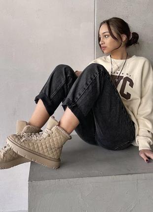 Теплі стильні беж черевики дутіки на шнурках