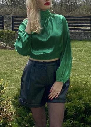 Зелена атласна блуза