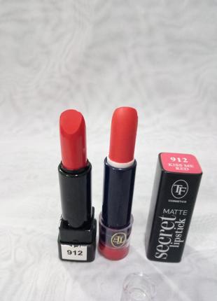 Матовая помада,912 тон,kiss me red tf cosmetics .