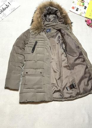 Тепла зимова куртка -пуховик  колір капучіно від бренду main new england5 фото