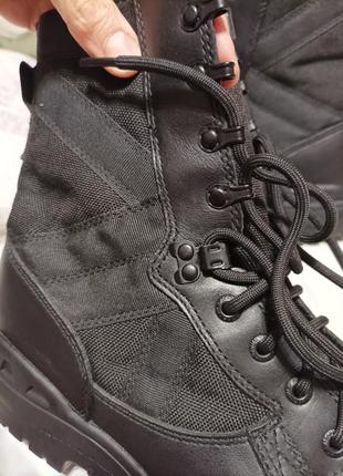 Берці тактичні ботінки 43 рр шкіряні магнум.