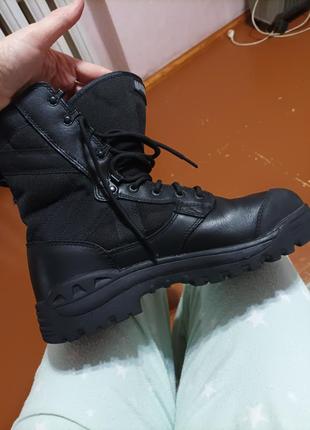 Берці тактичні ботінки 43 рр шкіряні магнум.