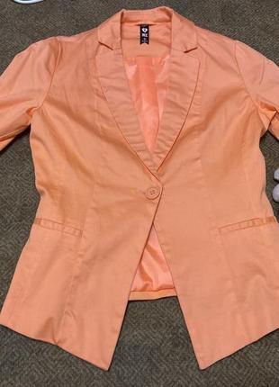 Піджак жіночий персикового кольору розмір s-xs