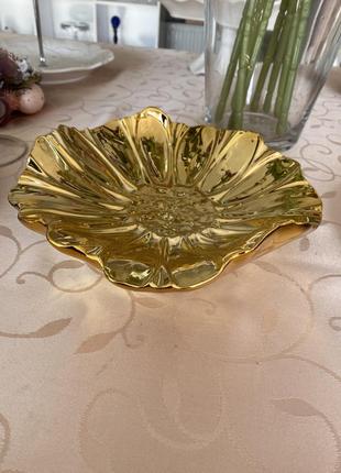Декоративное керамическое блюдо "цветок"22см цвет-золото