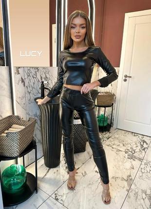 Костюм из эко кожи