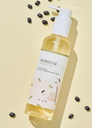 Гідрофільна олія з екстрактом чорних соєвих бобів round lab soybean cleansing oil 200 ml3 фото