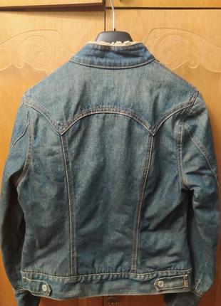 Жіноча джинсова утеплена куртка gap. розмір s6 фото