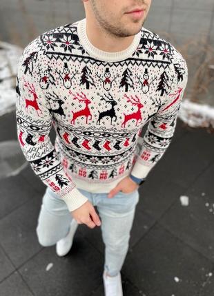 Мужской новогодний свитер с оленями1 фото