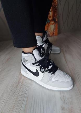 Кросівки зимові nike air jordan 1 retro smoke grey winter2 фото