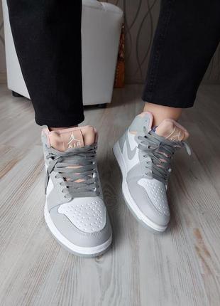 Кросівки зимові nike air jordan 1 retro grey pink2 фото