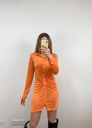 Помаранчева сукня із драпуванням3 фото