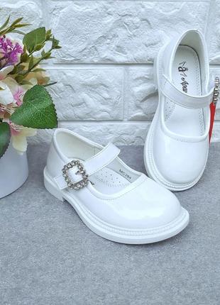 Красивые белые туфли apawwa1 фото