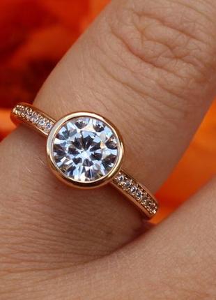 Кольцо xuping jewelry камень в ободке 8 мм  р 16 золотистое