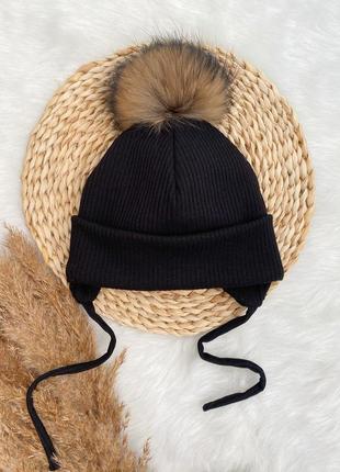 Зимова шапка чорна з хутряним бомбоном1 фото
